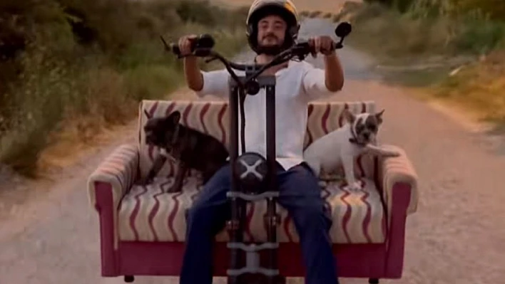 Scootere koltuk monte edip köpekleriyle yolculuk yaptı