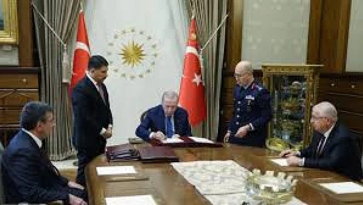 YAŞ kararları açıklandı! Selçuk Bayraktaroğlu genelkurmay başkanı oldu