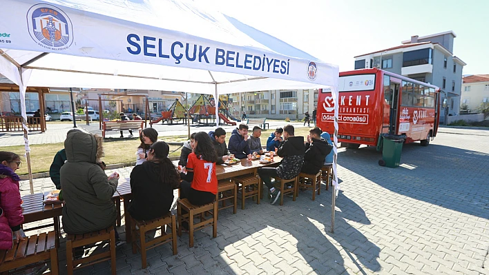 Selçuk'taki öğrencilere beslenme kolisi desteği