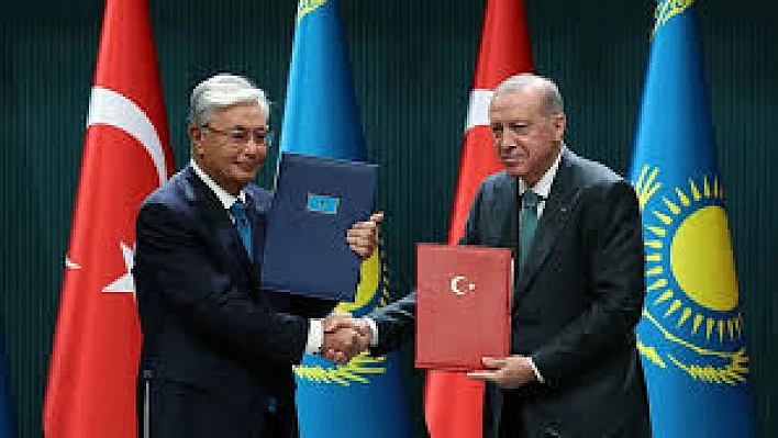 Türkiye ile Kazakistan arasında 20 anlaşma imzalandı – 1 Eylül 2025 İş birliği zirvesi