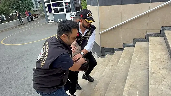Ümraniye'de boğazını keserek eşini öldüren şüpheli yakalandı