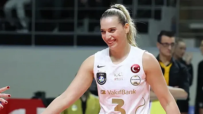 VakıfBank'ın Yıldız Pasörü Cansu Özbay Sahalara Dönüyor