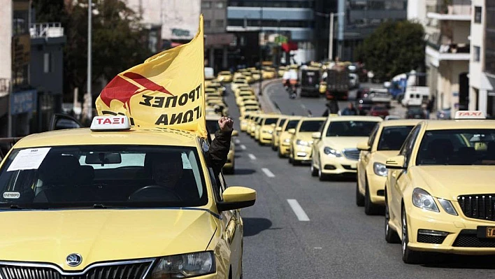 Yunanistan'da taksiciler eylemde!