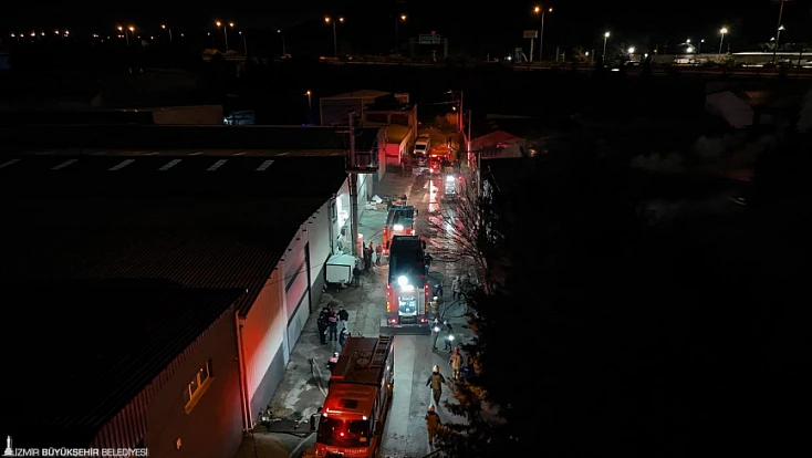 Buca’da mobilya atölyesinde yangın korkuttu