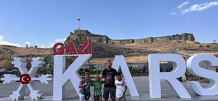 Bostanlıspor'un minik muaythai sporcuları Türkiye Şampiyonası'nda ringde