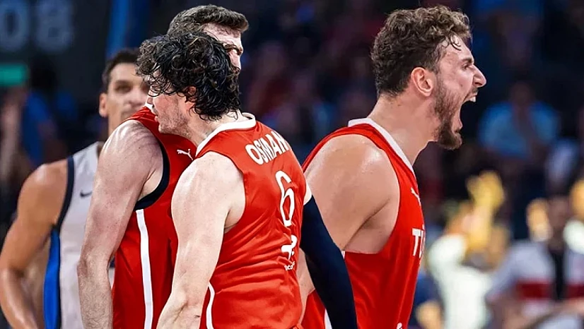 12 Dev Adam 24 Yıl Aradan Sonra EuroBasket Finalinde
