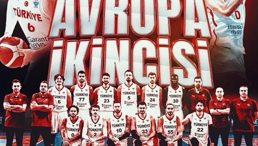 12 Dev Adam Avrupa İkincisi Oldu! İzmir'de dev ekranlarda final coşkusu