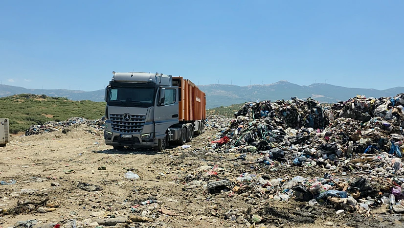 AK Parti Tire İlçe Başkanı Uğurlu'dan İzmir Büyükşehir Belediyesi'ne 'Vahşi Depolama' tepkisi