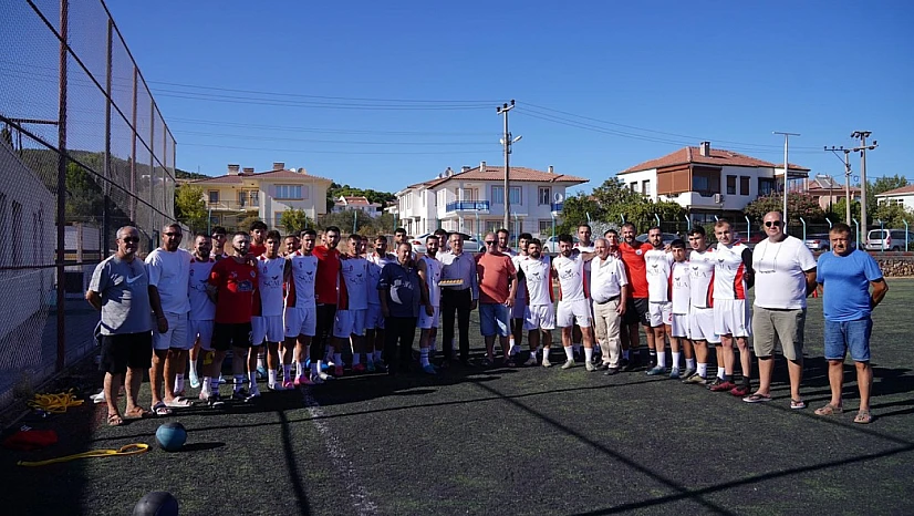 Ayvalık Belediye Başkanı Mesut Ergin'den Adaspor'a moral ziyareti