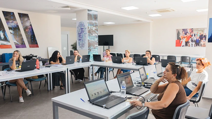 Balçova Belediyesi'nden kadınlara dijital güçlendirme desteği