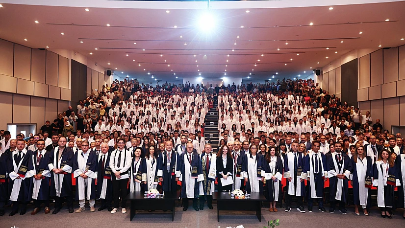 DEÜ Tıp Fakültesi'nde beyaz önlük heyecanı