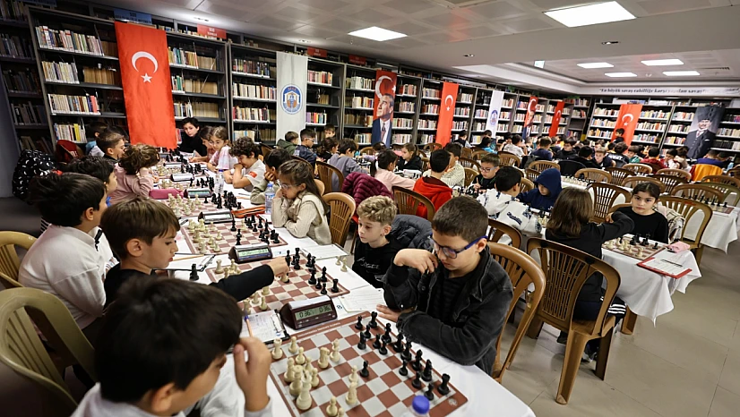 Efes Selçuk'ta 'Ataya Saygı' satranç turnuvası başladı