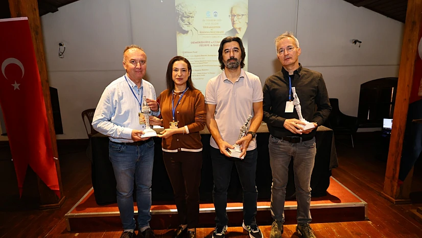 Efes Selçuk'ta felsefe günleri: Demokrasi veaAdalet felsefi perspektifle tartışıldı