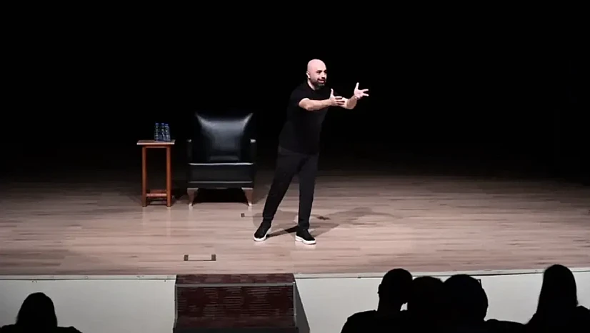 İZKİTAP 2025'e yağmura rağmen yoğun ilgi