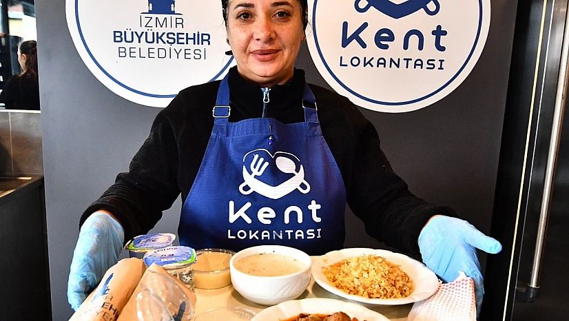 İzmir'de askıda yemek dayanışması devam ediyor