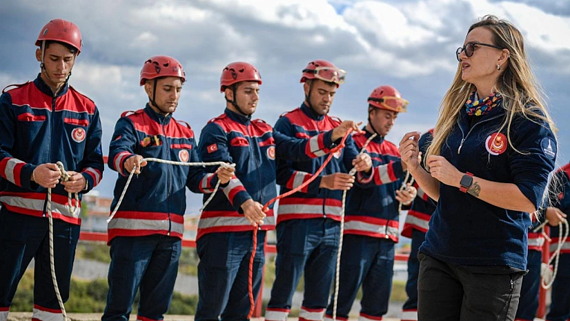 İzmir'in yeni kahramanları göreve hazırlanıyor