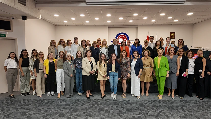 Kadınlar çalışma hayatında güçlenmek için İzmir'den ses yükseltti