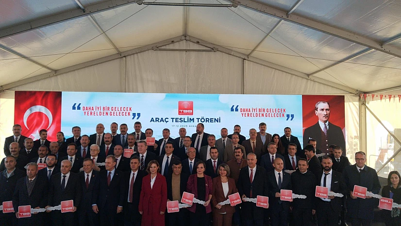 Karabağlar Belediyesi'nin araç filosuna yeni güç: 22 tonluk ekskavatör hizmete giriyor