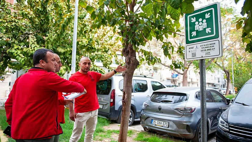 Karşıyaka'da afet toplanma alanları tek tek denetleniyor