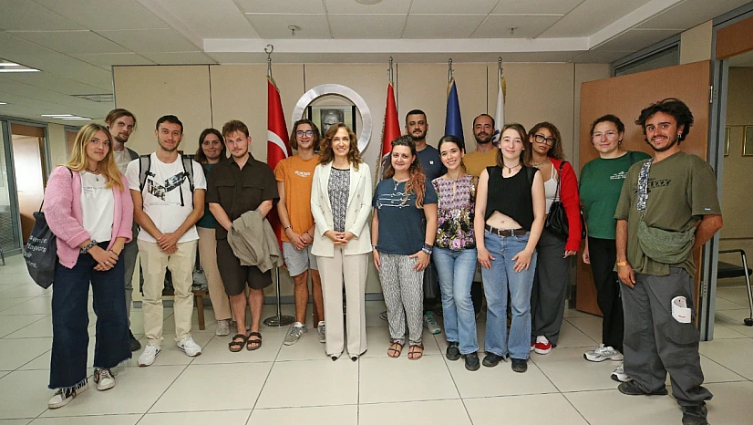 Karşıyakalı öğrencilere uluslararası eğitim desteği