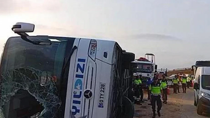 Kuzey Marmara Otoyolu'nda Otobüs Devrildi: 3 Ölü, 20 Yaralı