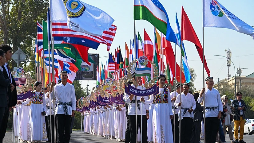 Menemen çömleği Özbekistan'da büyük ilgi gördü