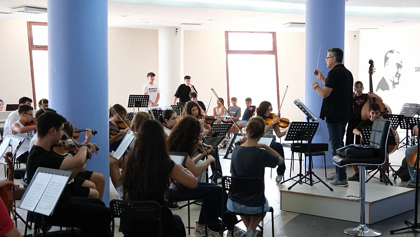 Narlıdere Belediyesi Çocuk Senfoni Orkestrası'nda yeni dönem başladı