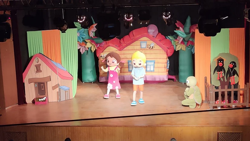 Niloya ve arkadaşları 'Sürpriz Yumurta Müzikali' ile Antalya'ya geliyor