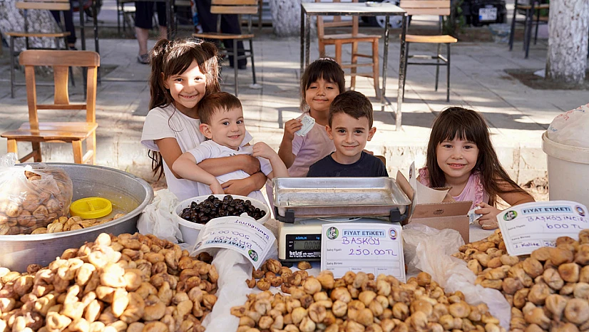 Tire'de İncir ve Ceviz Festivali renkli görüntülere ev sahipliği yaptı