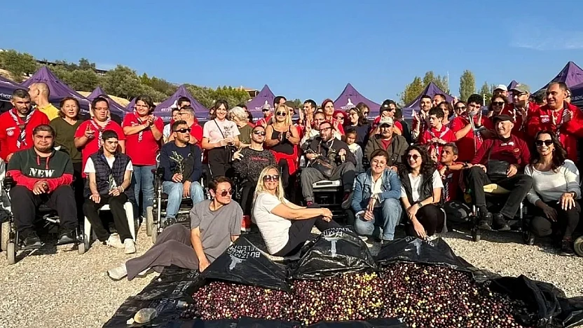 İzmir'de engeller zeytin ağaçlarının gölgesinde aşıldı