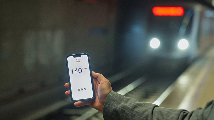 İzmir Metrosu'nda kesintisiz iletişim hizmeti başladı