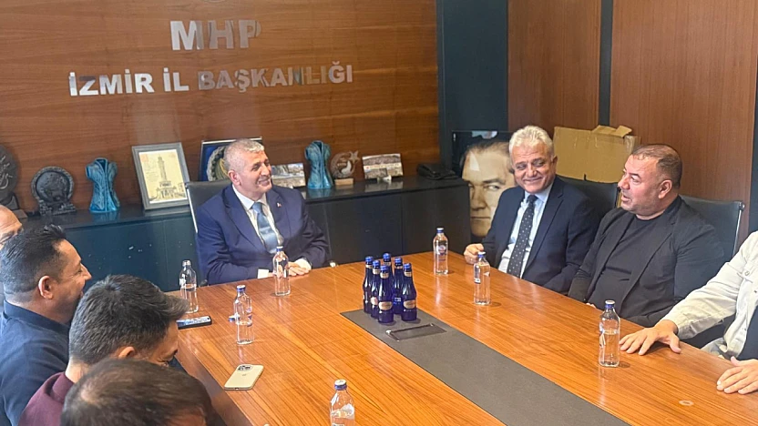 MHP İzmir İl Başkanı Veysel Şahin, 'Rezerv Alan' heyeti ile kentsel dönüşüm sürecini görüştü