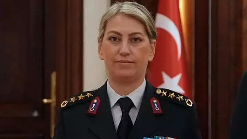 Tarihe geçen terfi: İlk kadın il jandarma komutanı artık tuğgeneral