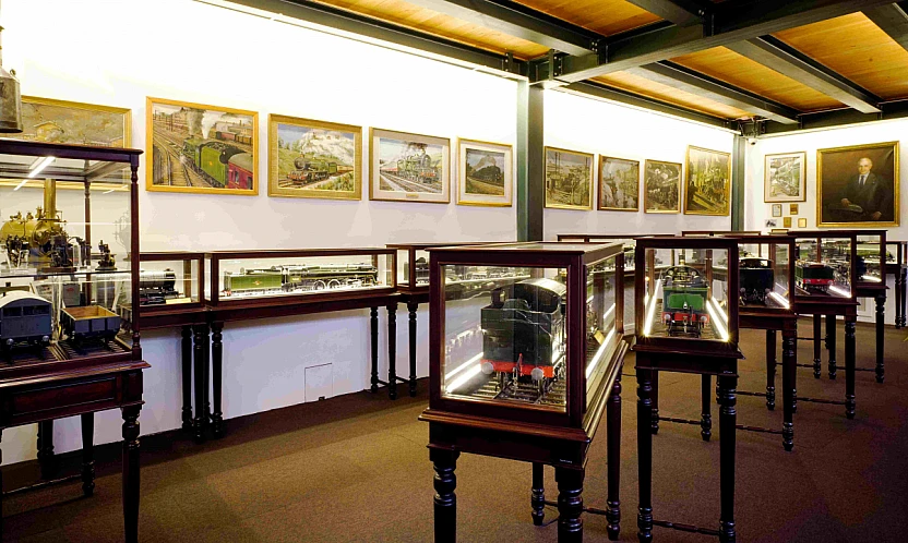 Demir tekerleklerin 200 yıllık yolculuğu Rahmi M. Koç müzesinde