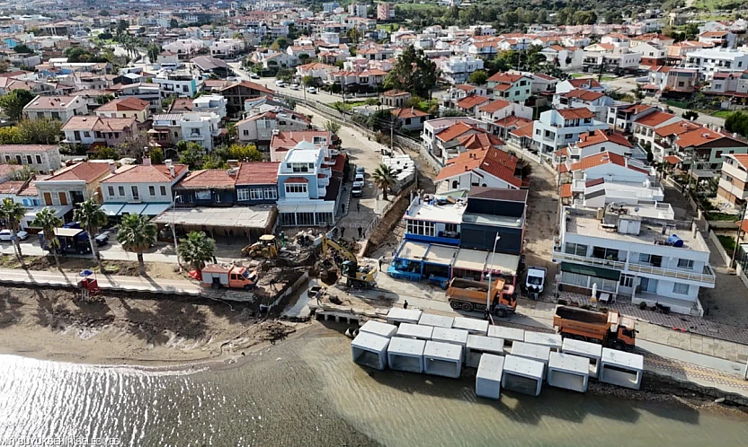 Foça'da dere yatağına yapılan yeni kanal taşkını önledi