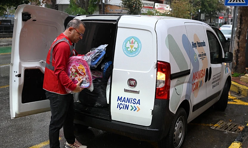 Manisa Büyükşehir Belediyesi'nden 15 bin öğrenciye çanta ve kırtasiye desteği