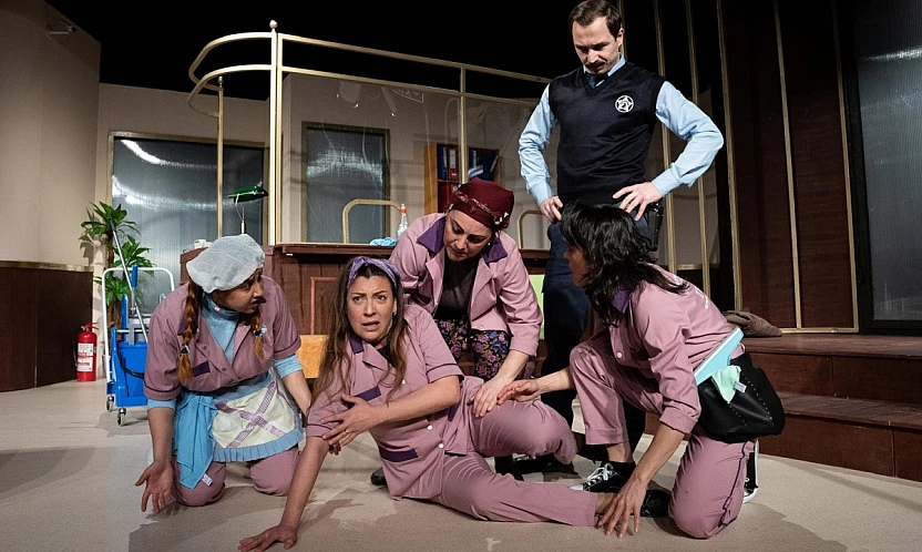 Mor Şalvar Karşıyaka'da sahne alıyor