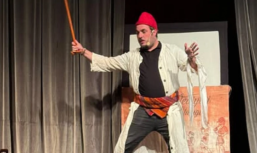 Tire Belediyesi oda tiyatrosu Salihli'de çocuklarla buluştu